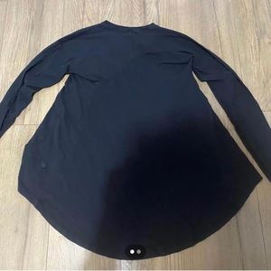 Lululemon size 4 black long sleeve shirt